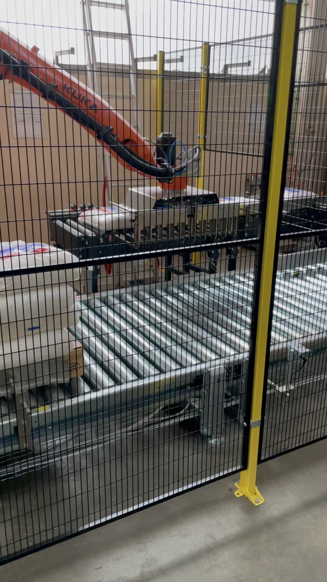 Video: Robotic palletizing in action