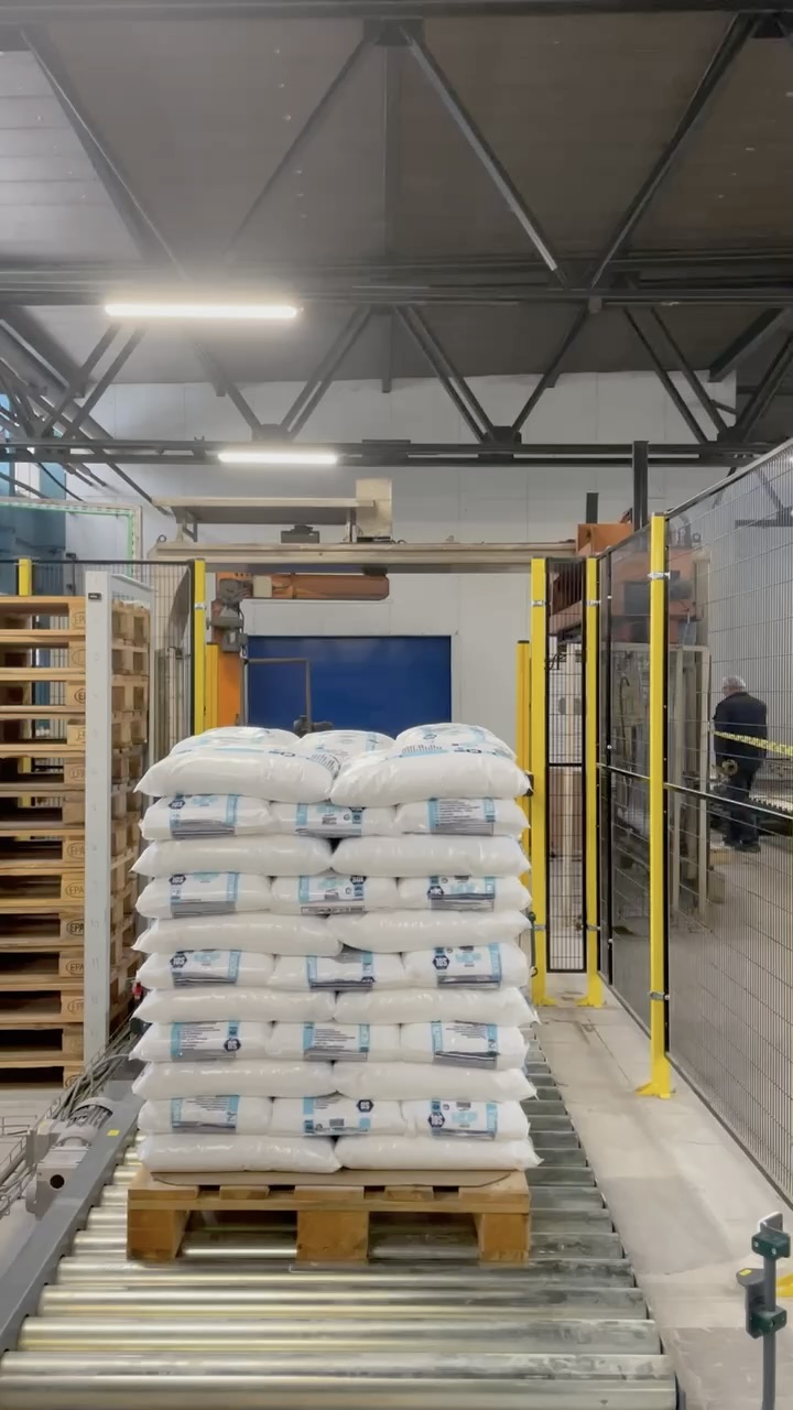 Video: System adjusting to varied box sizes