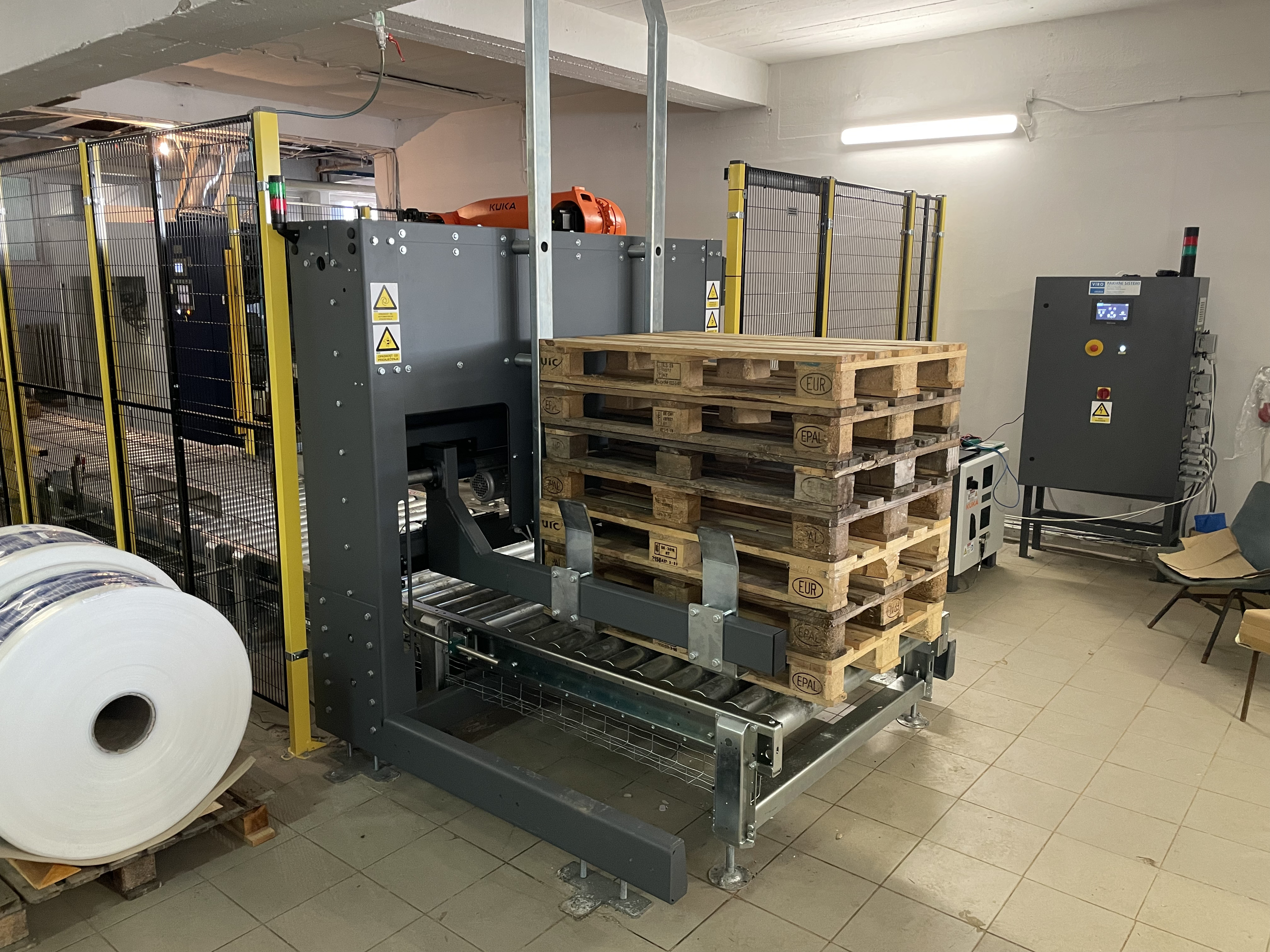 Modular conveyor segments in assembly